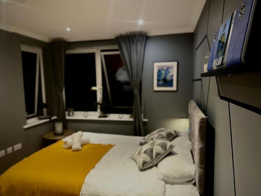 Stunning Luxury Croydon Apartment Gatwick Airport Close Purley Exterior foto